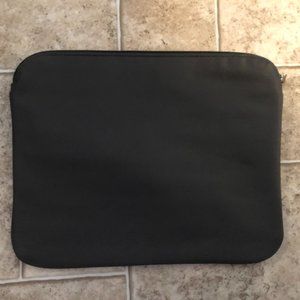 Thirty-one Savy Sleeve